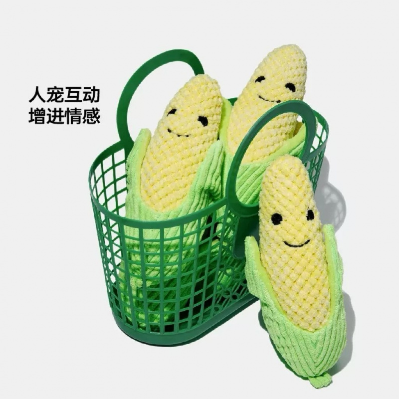 لعبة صوتية للكلاب لطحن وتنظيف  - مراجعة Interactive Squeaky Plush Dog Toy وسعره