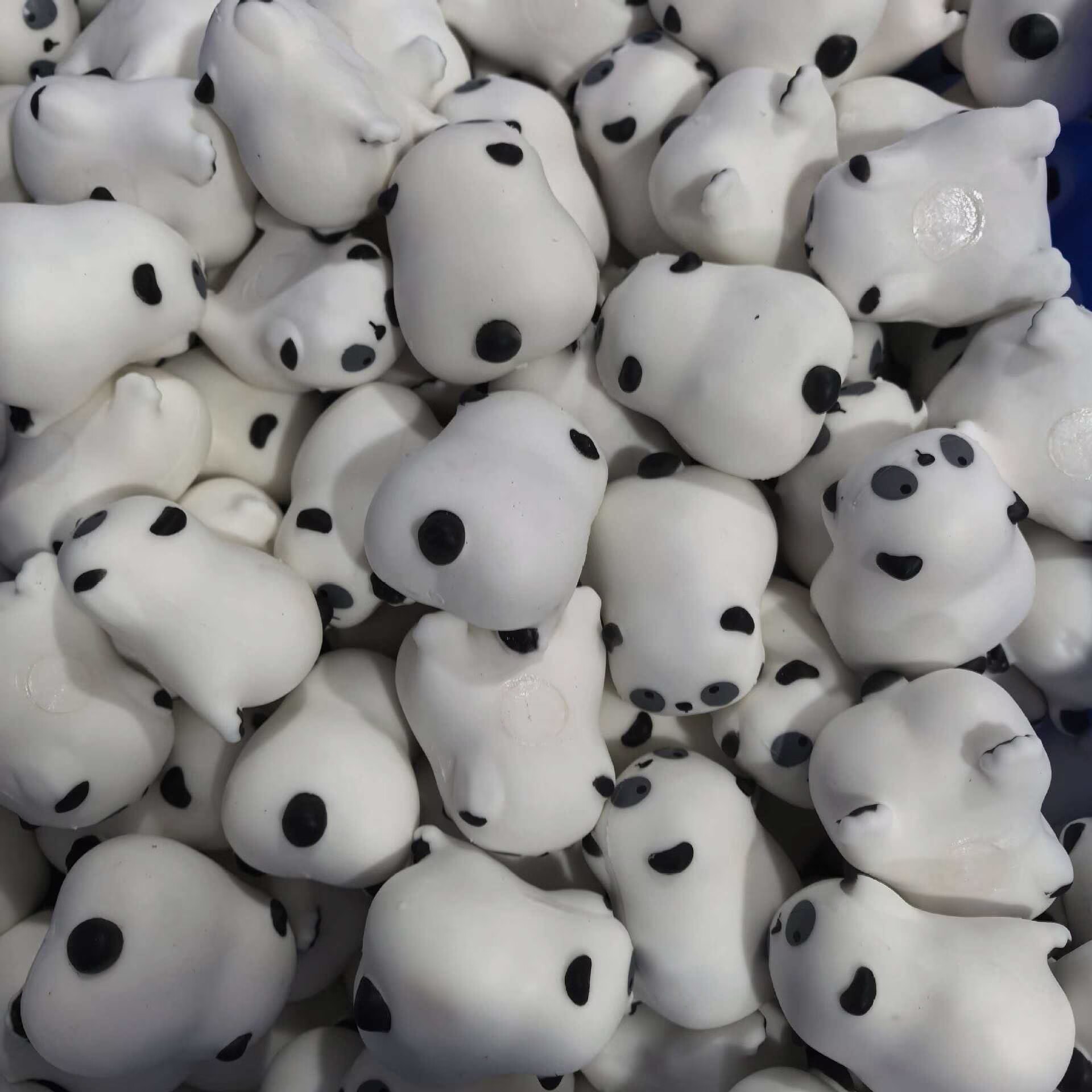 لعبة ضغط لتخفيف التوتر على شكل - مراجعة Interactive Squeaky Plush Dog Toy وسعره